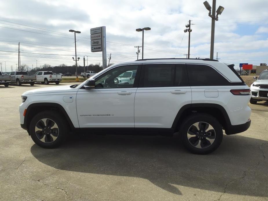 new 2022 Jeep Grand Cherokee 4xe car