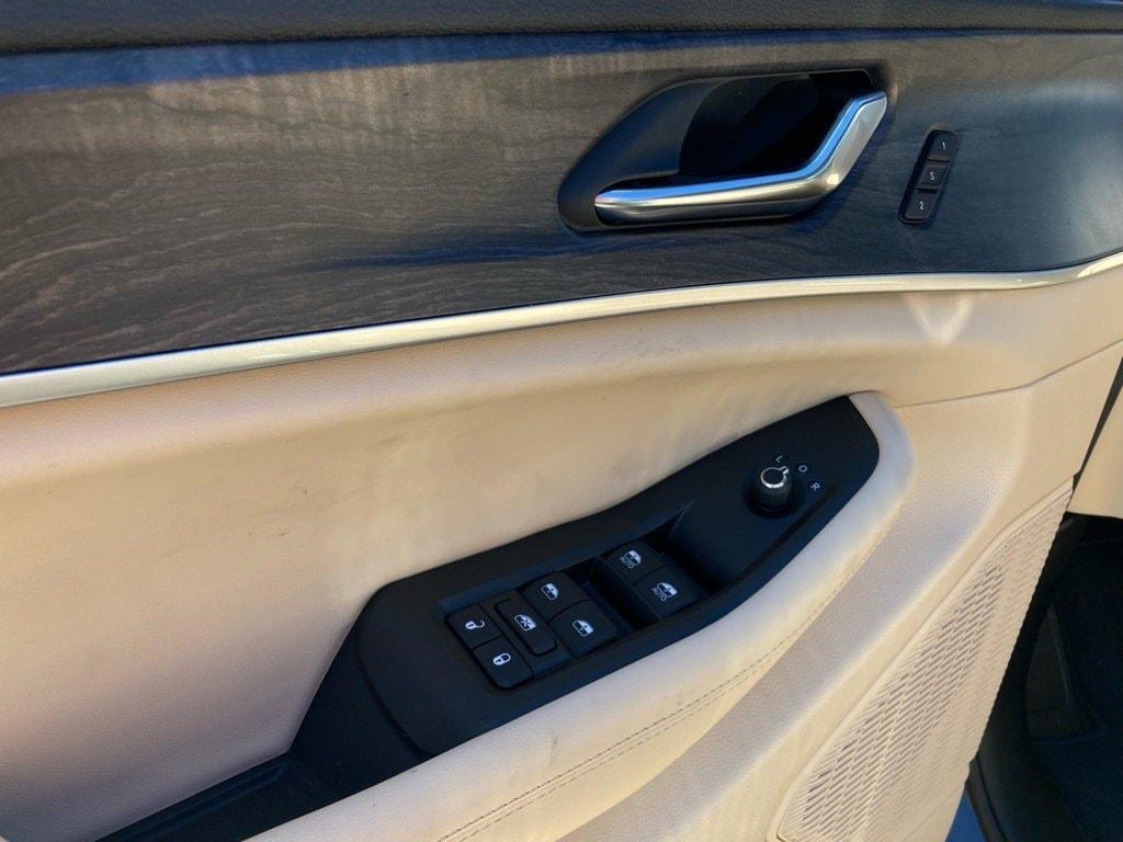 new 2025 Jeep Grand Cherokee car