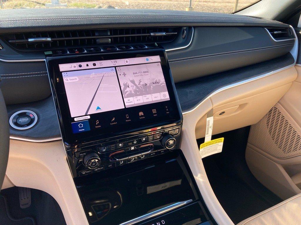 new 2025 Jeep Grand Cherokee car