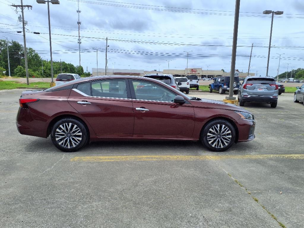 used 2024 Nissan Altima car