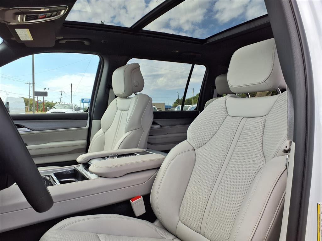 new 2025 Jeep Wagoneer car