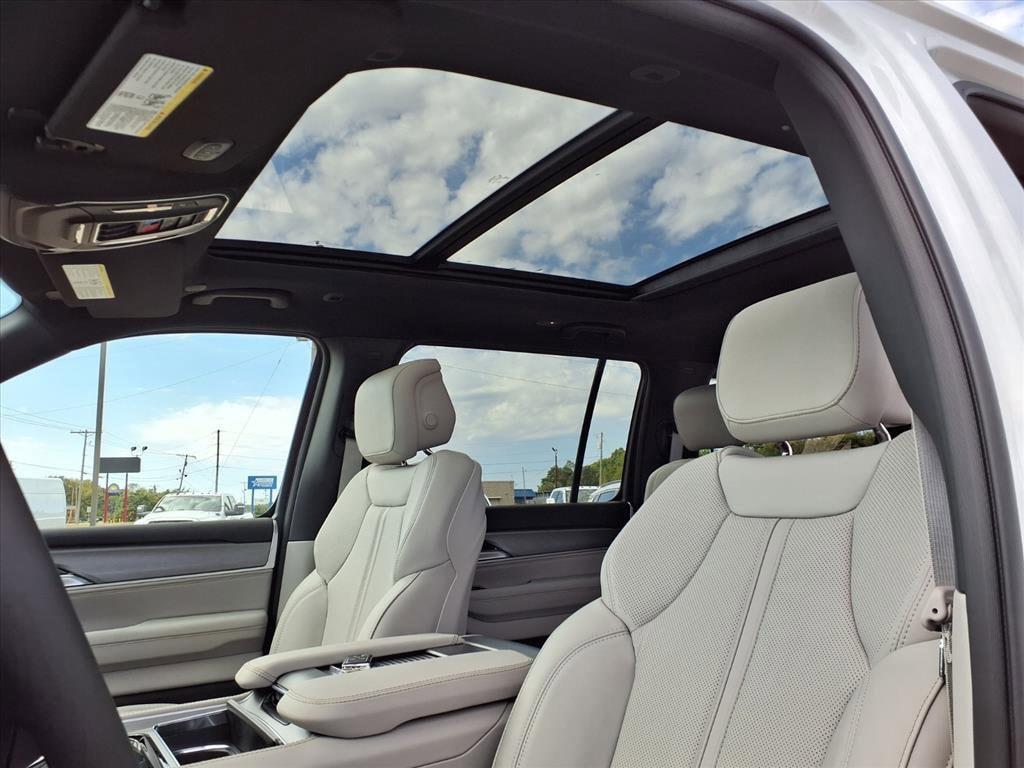 new 2025 Jeep Wagoneer car