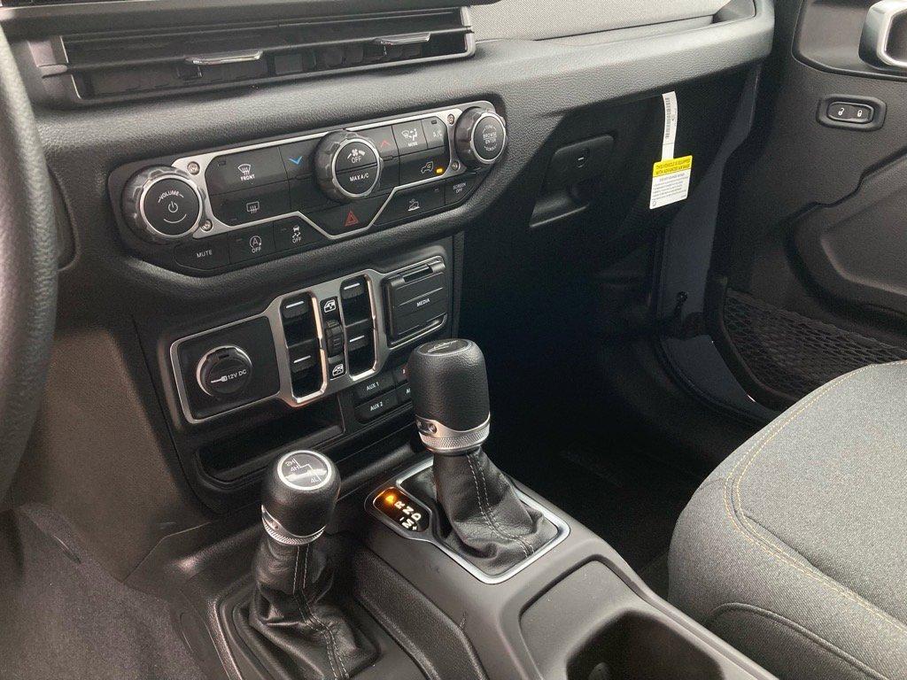 new 2025 Jeep Gladiator car
