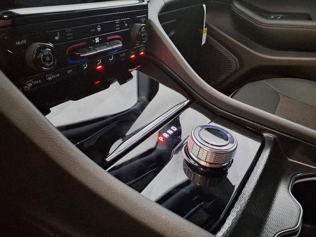 new 2025 Jeep Grand Cherokee L car