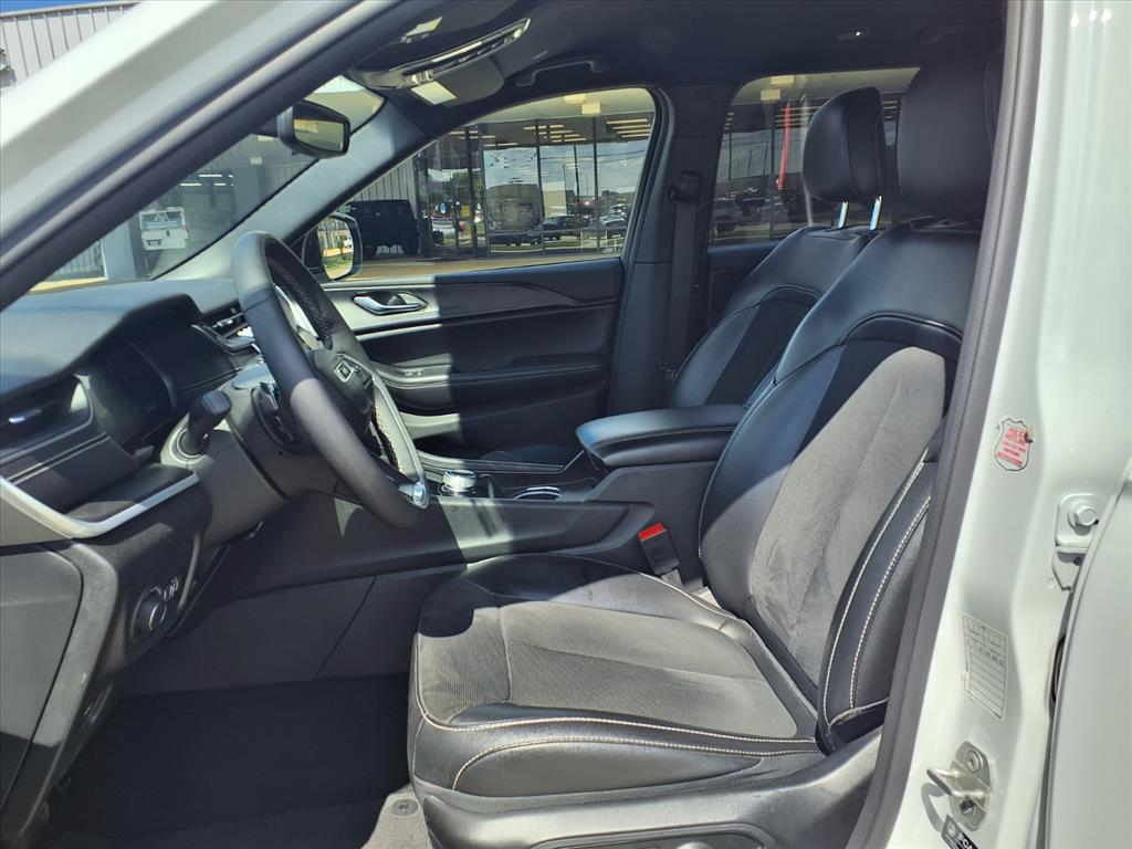 used 2024 Jeep Grand Cherokee L car