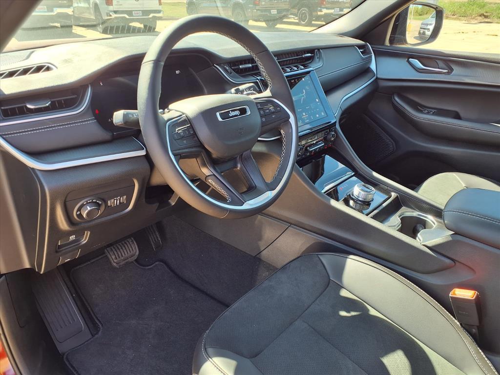 new 2025 Jeep Grand Cherokee car