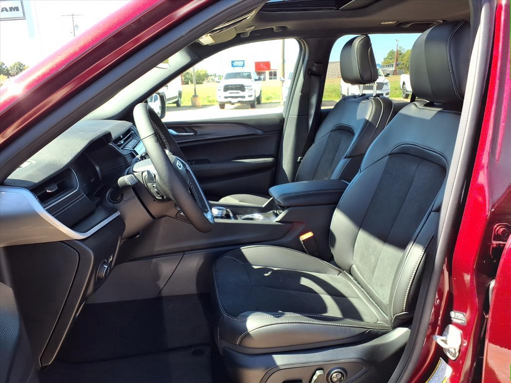 new 2025 Jeep Grand Cherokee car