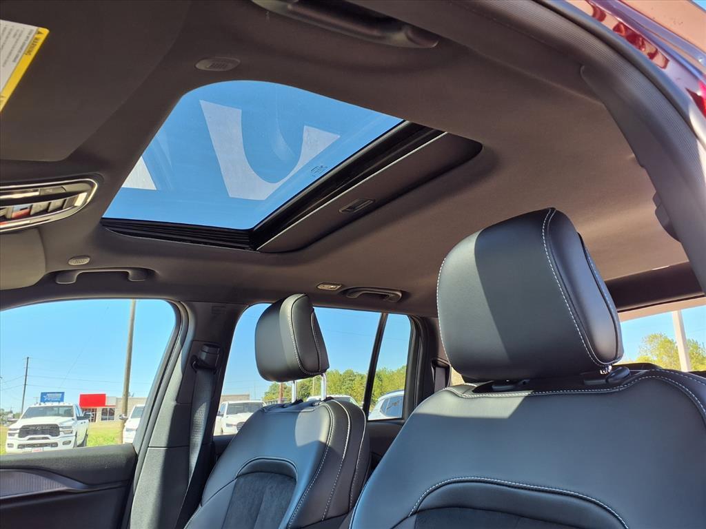 new 2025 Jeep Grand Cherokee car