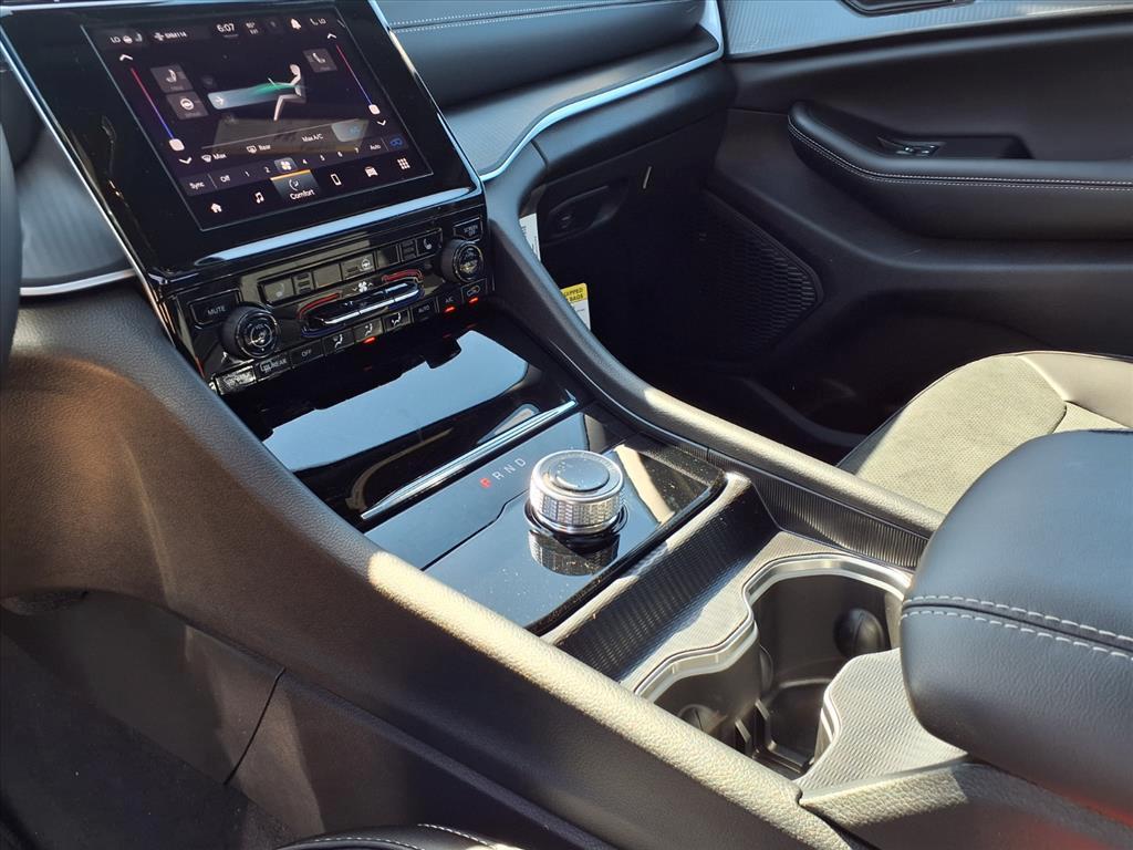 new 2025 Jeep Grand Cherokee car