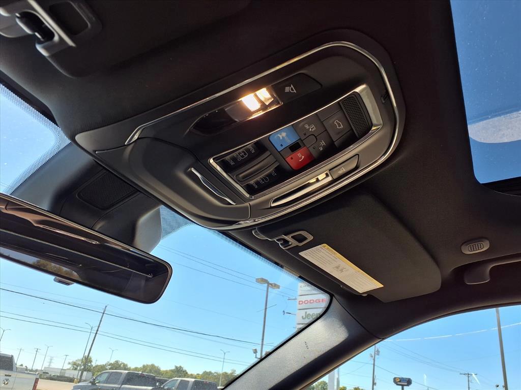 new 2025 Jeep Grand Cherokee car