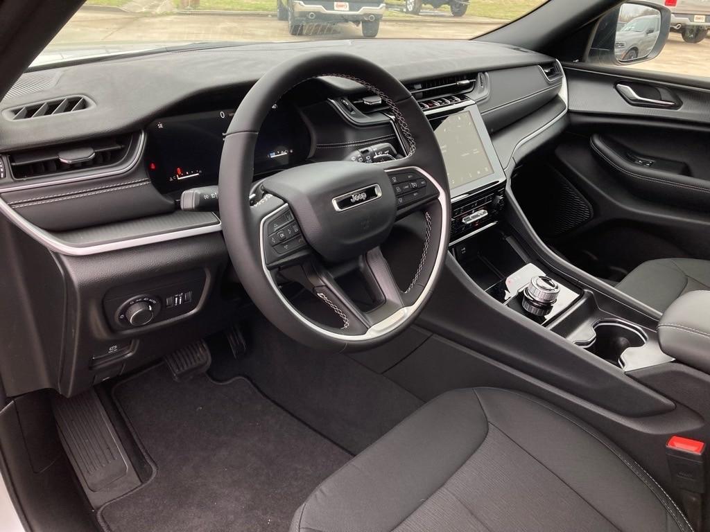 new 2025 Jeep Grand Cherokee car