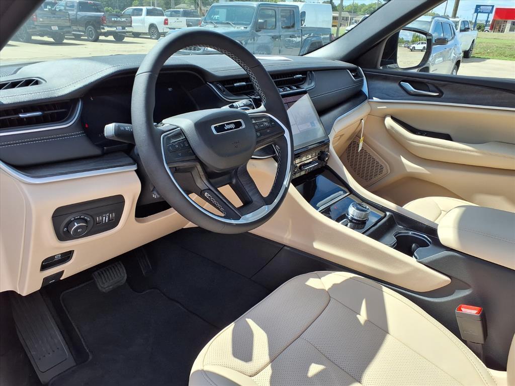 new 2025 Jeep Grand Cherokee L car