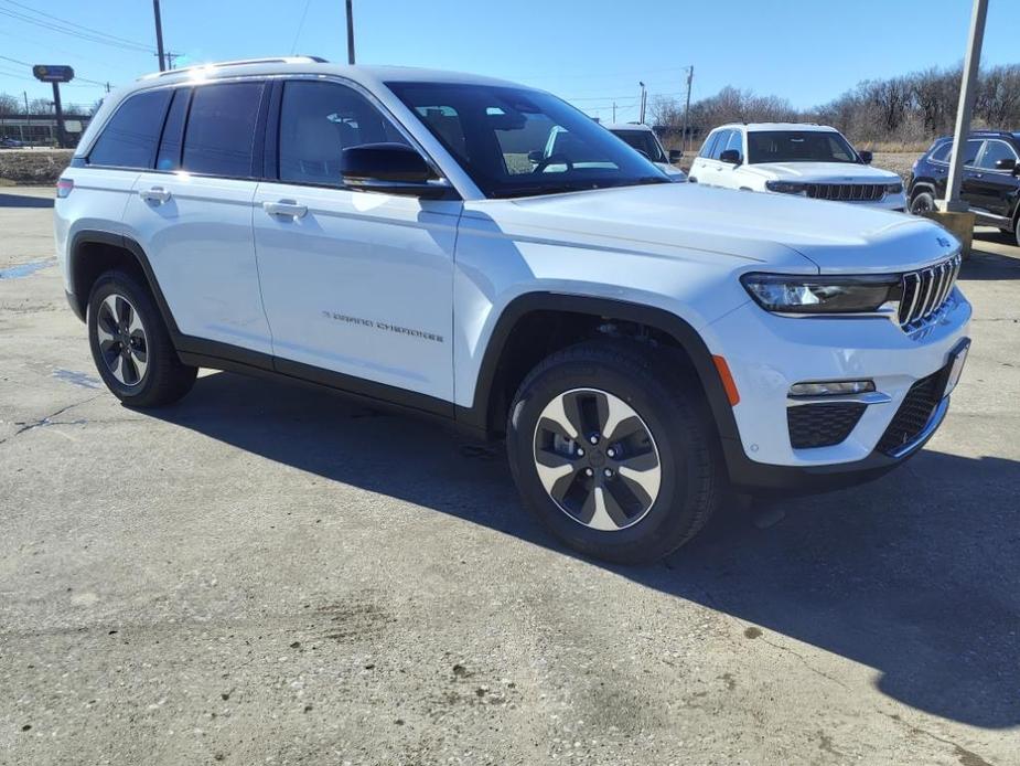 new 2023 Jeep Grand Cherokee 4xe car