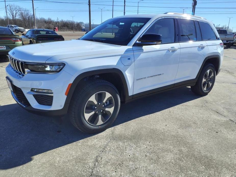 new 2023 Jeep Grand Cherokee 4xe car