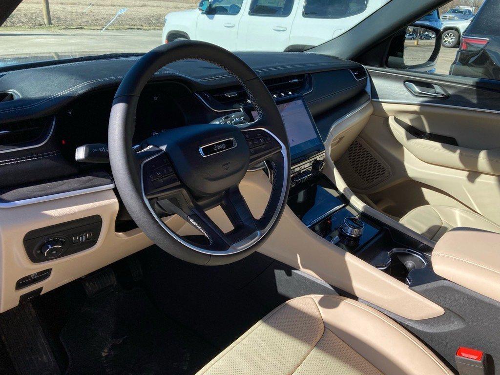 new 2025 Jeep Grand Cherokee L car