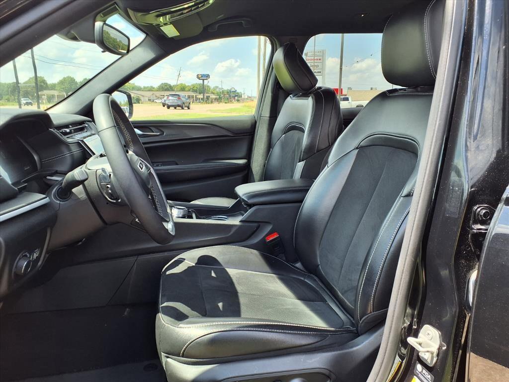 used 2024 Jeep Grand Cherokee L car