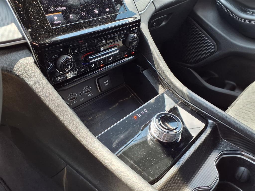 used 2024 Jeep Grand Cherokee L car
