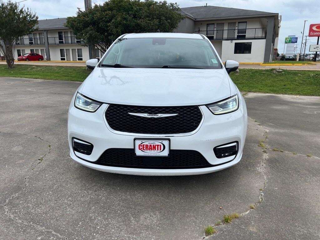 used 2023 Chrysler Pacifica car