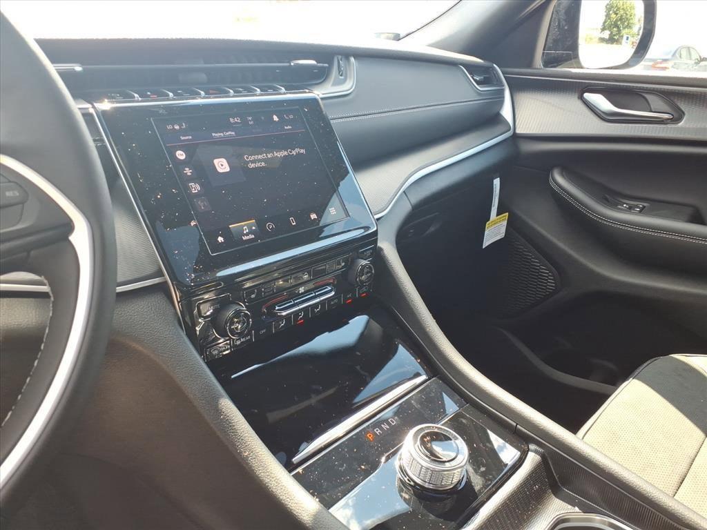 new 2025 Jeep Grand Cherokee L car