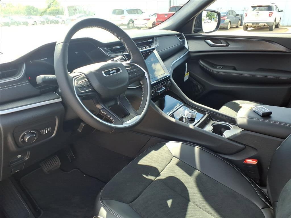 new 2025 Jeep Grand Cherokee L car