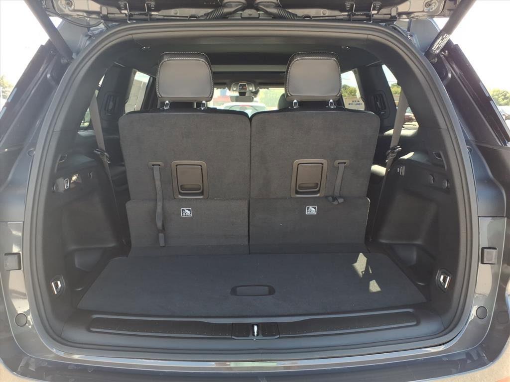 new 2025 Jeep Grand Cherokee L car