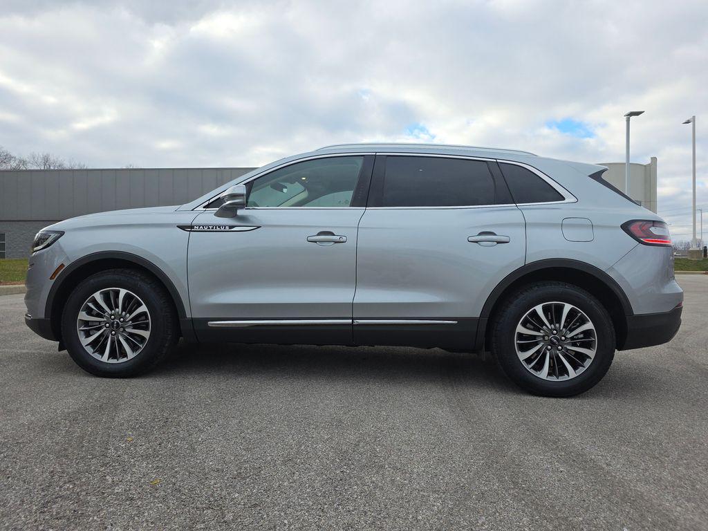 used 2022 Lincoln Nautilus car, priced at $29,500