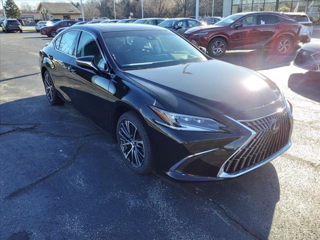 new 2024 Lexus ES 300h car, priced at $52,870