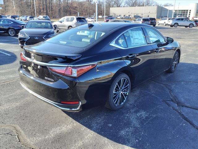 new 2024 Lexus ES 300h car, priced at $52,870