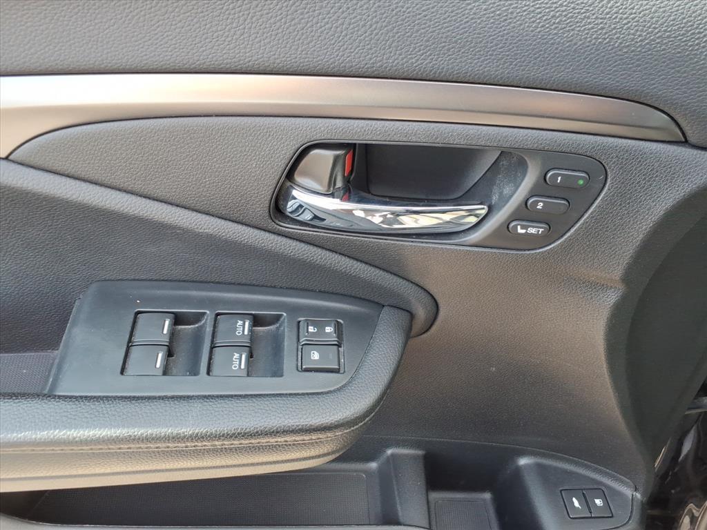 used 2022 Honda Pilot car, priced at $30,900