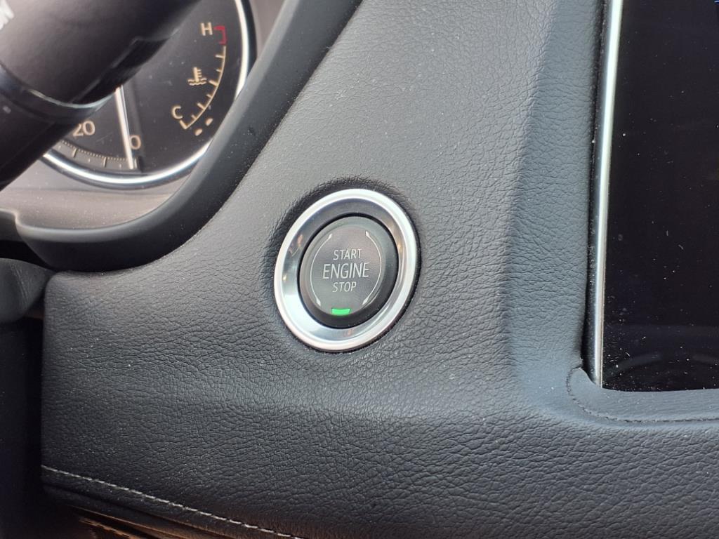 used 2020 Cadillac XT4 car, priced at $23,234
