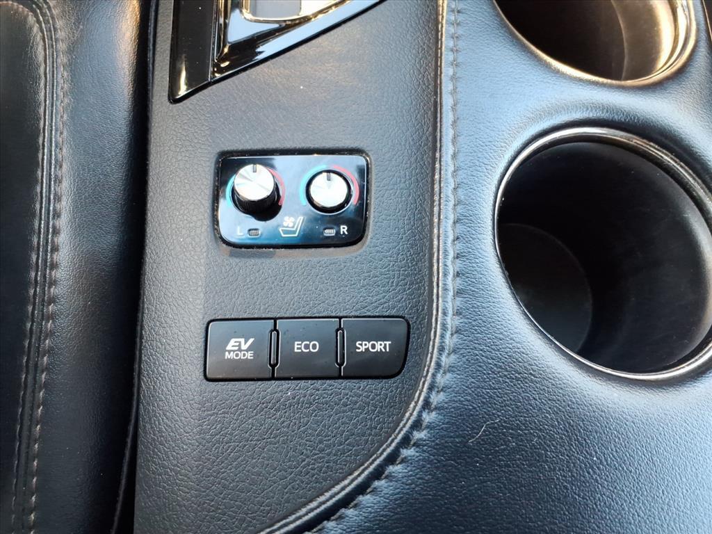 used 2016 Toyota Avalon Hybrid car, priced at $16,600