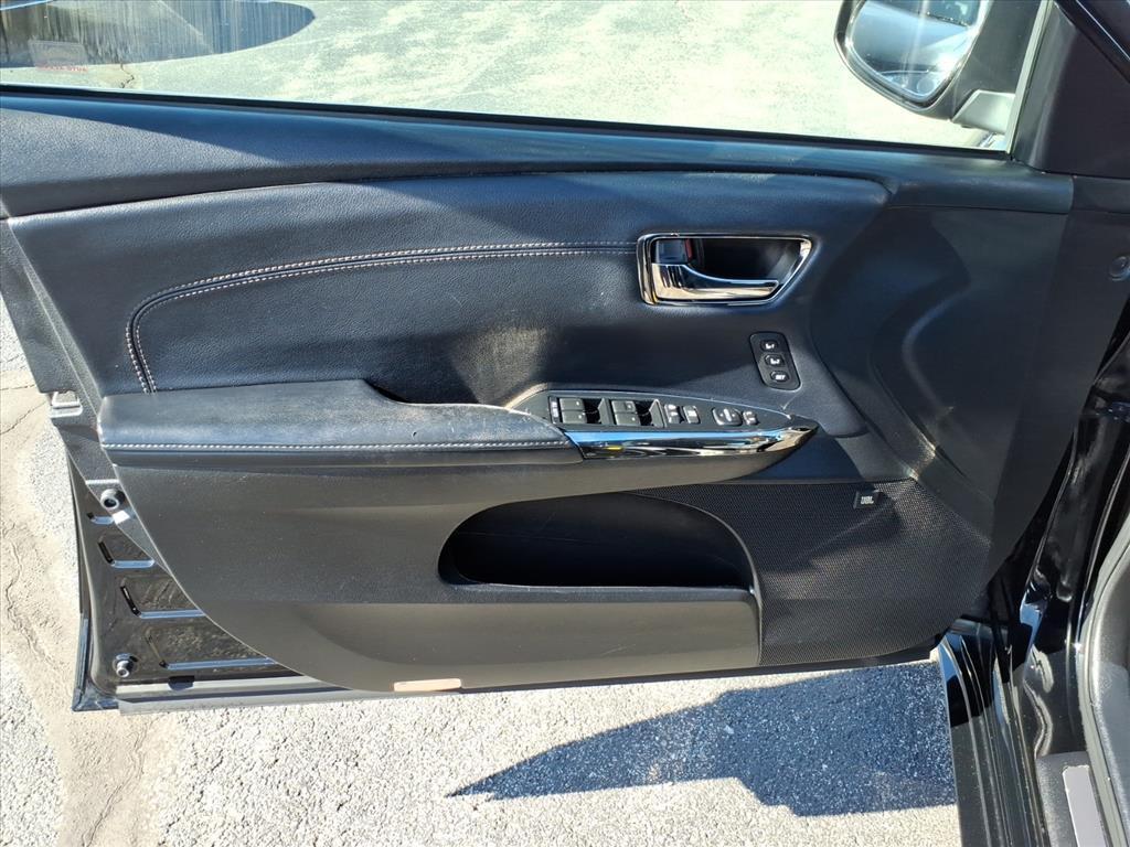 used 2016 Toyota Avalon Hybrid car, priced at $16,600