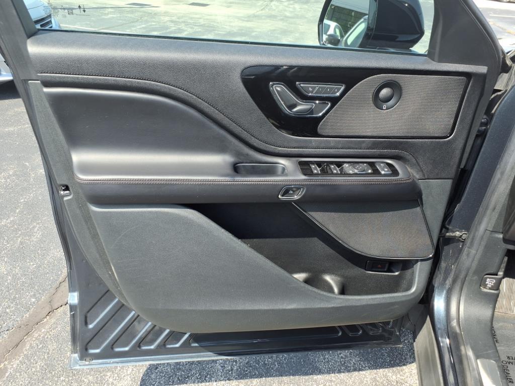 used 2022 Lincoln Aviator car, priced at $45,967