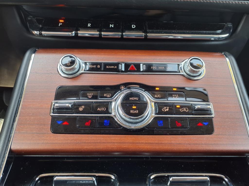 used 2022 Lincoln Aviator car, priced at $45,967