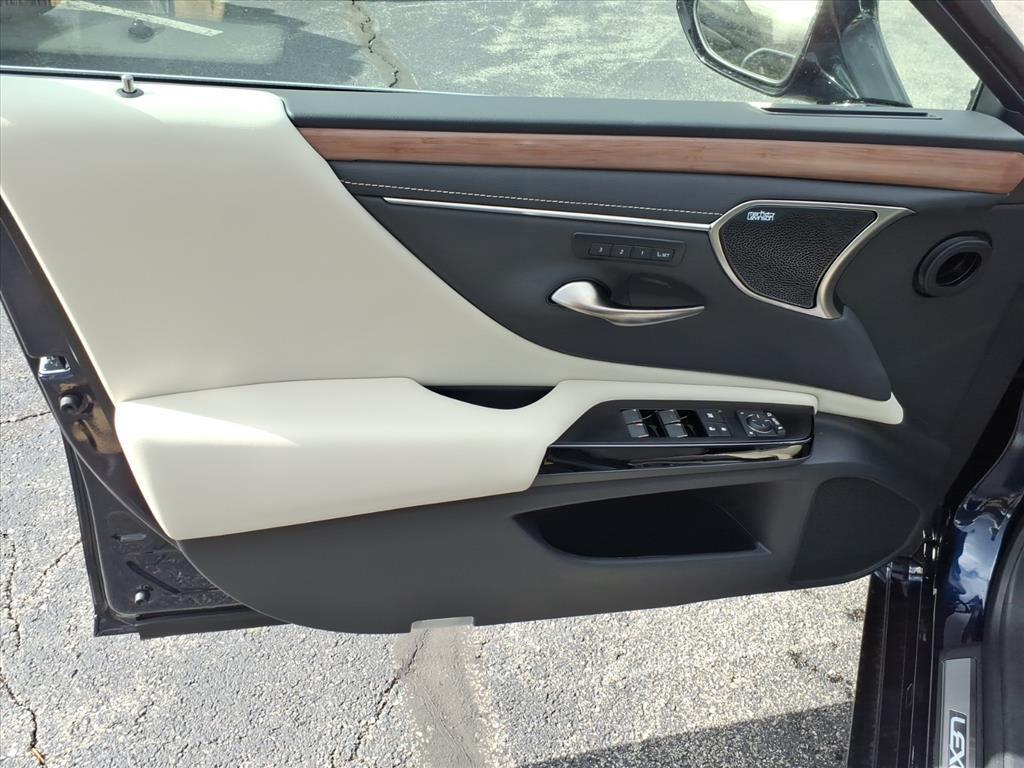 new 2025 Lexus ES 350 car, priced at $56,275