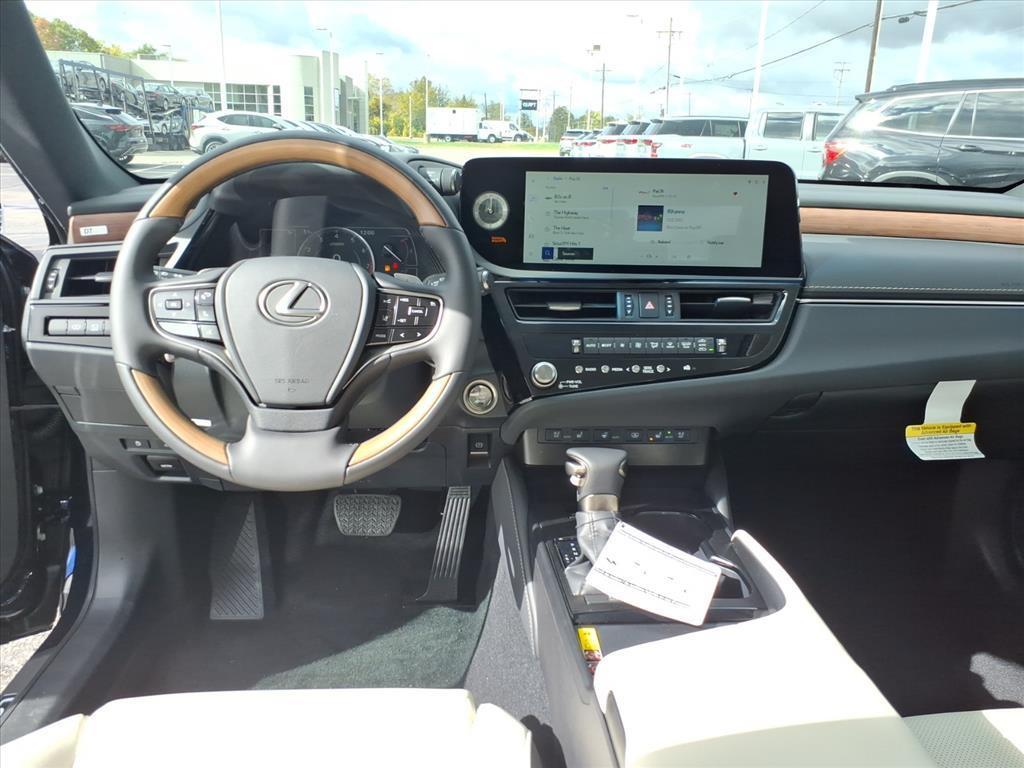 new 2025 Lexus ES 350 car, priced at $56,275