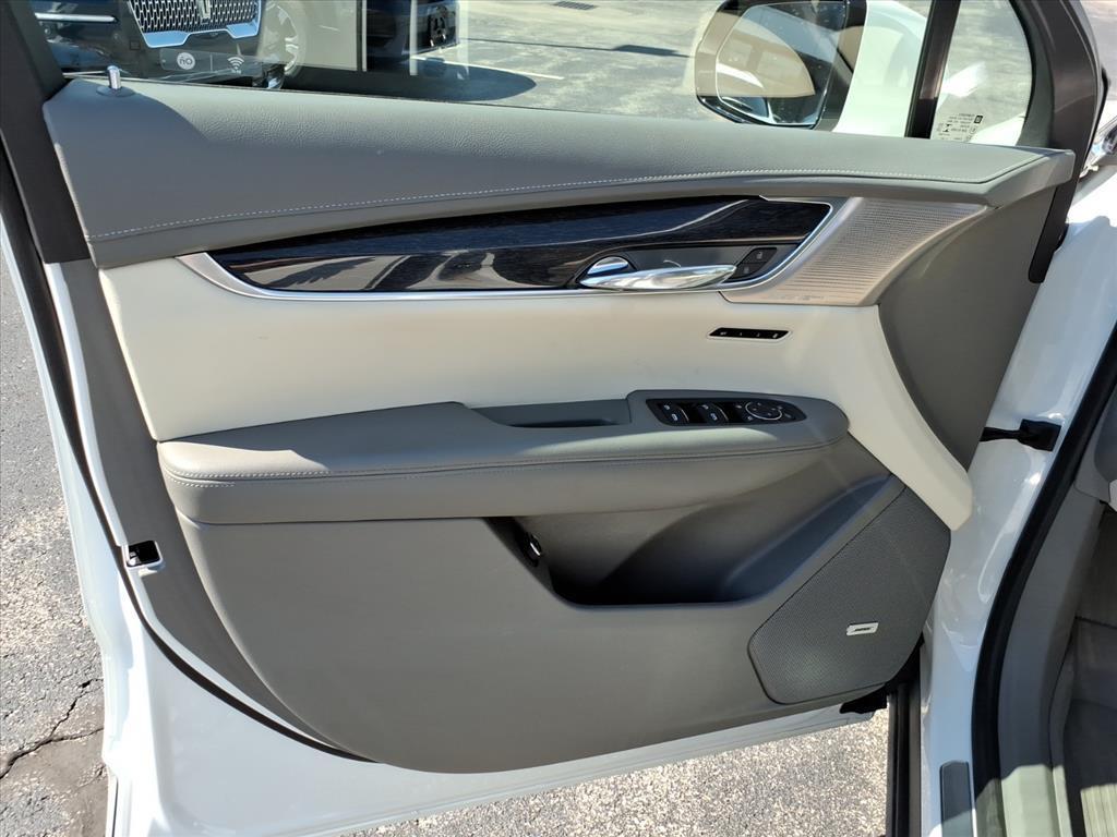 used 2022 Cadillac XT6 car, priced at $29,000