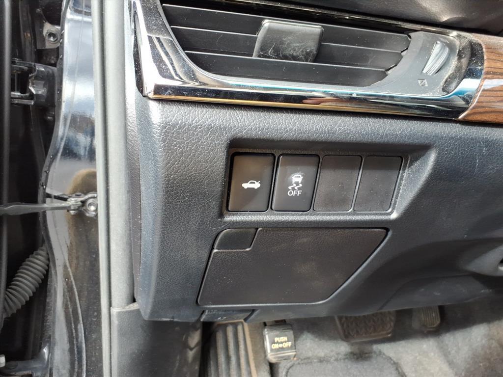 used 2015 Toyota Avalon Hybrid car, priced at $15,000