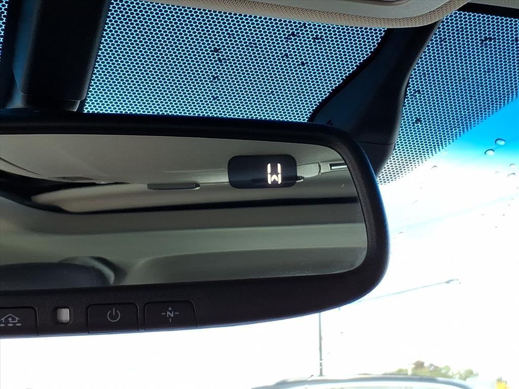 used 2015 Toyota Avalon Hybrid car, priced at $15,000