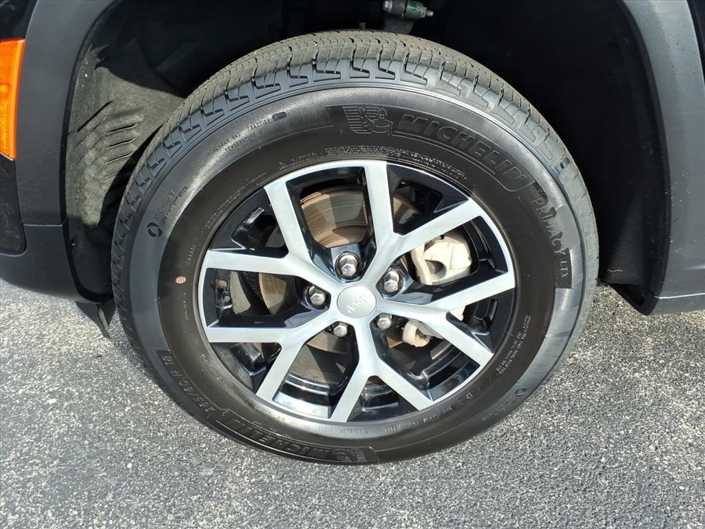 used 2023 Jeep Grand Cherokee car, priced at $29,500