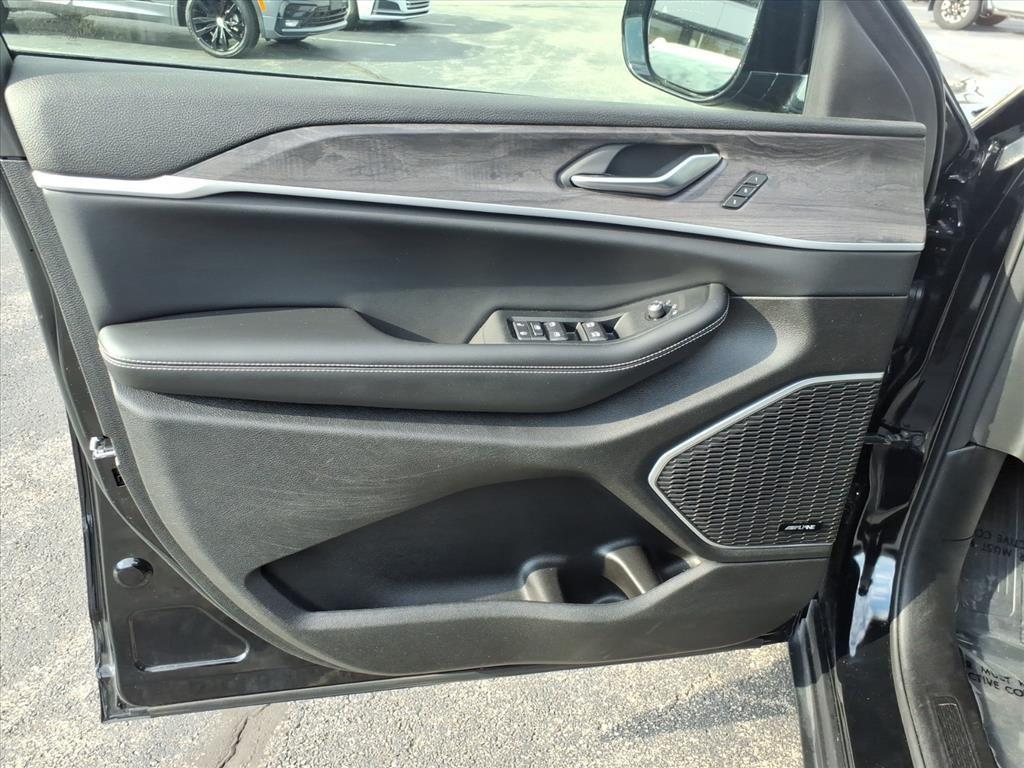 used 2023 Jeep Grand Cherokee car, priced at $29,500