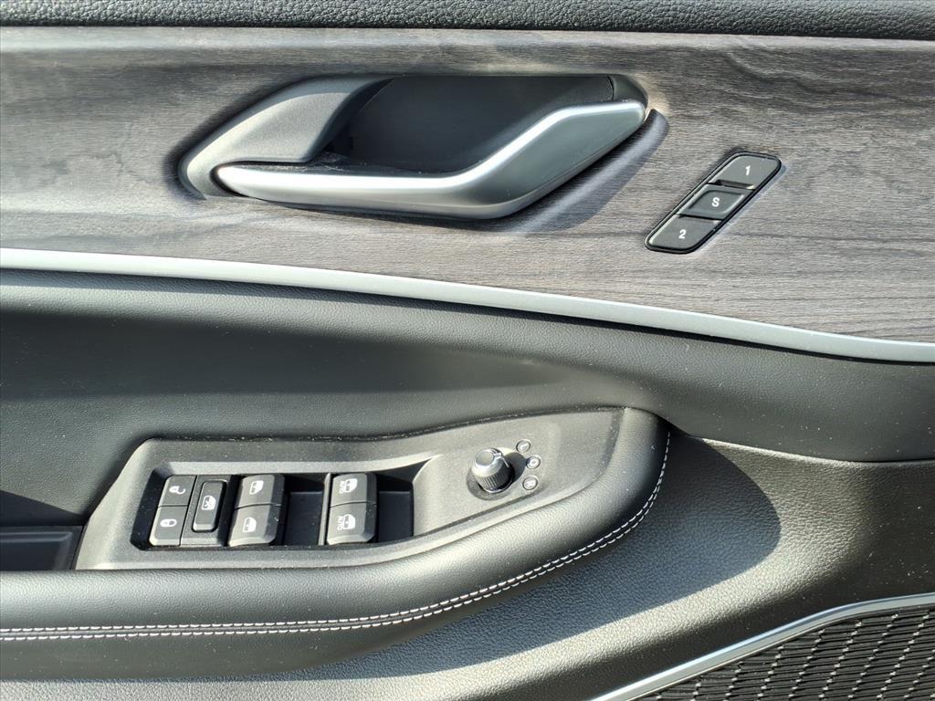 used 2023 Jeep Grand Cherokee car, priced at $29,500