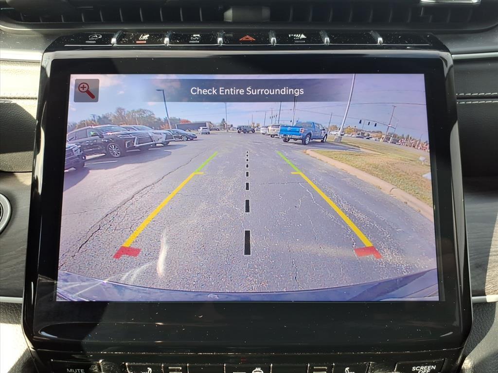 used 2023 Jeep Grand Cherokee car, priced at $30,000