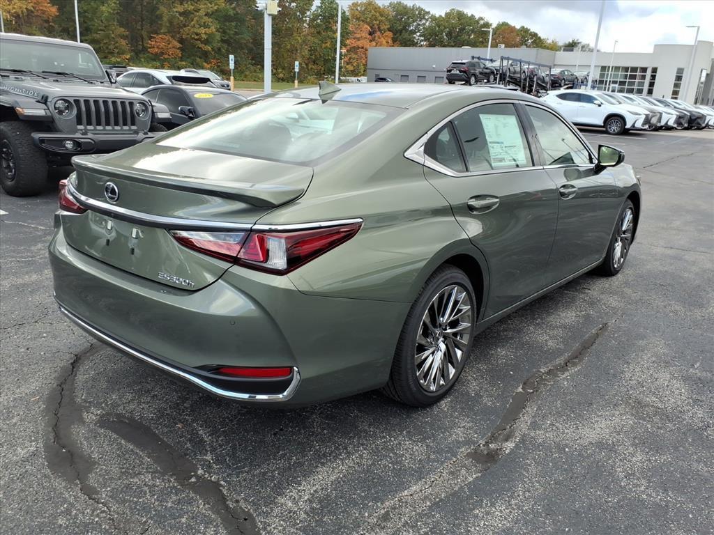 new 2025 Lexus ES 300h car, priced at $56,950