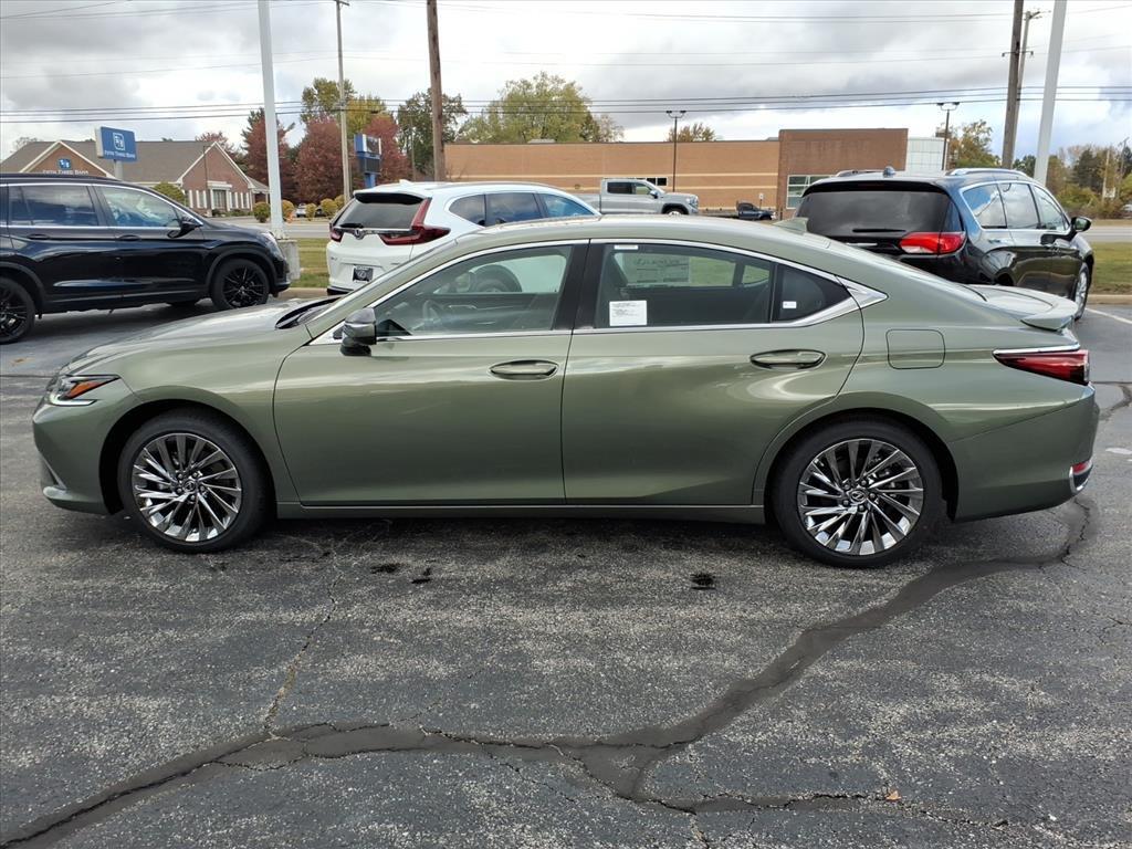 new 2025 Lexus ES 300h car, priced at $56,950