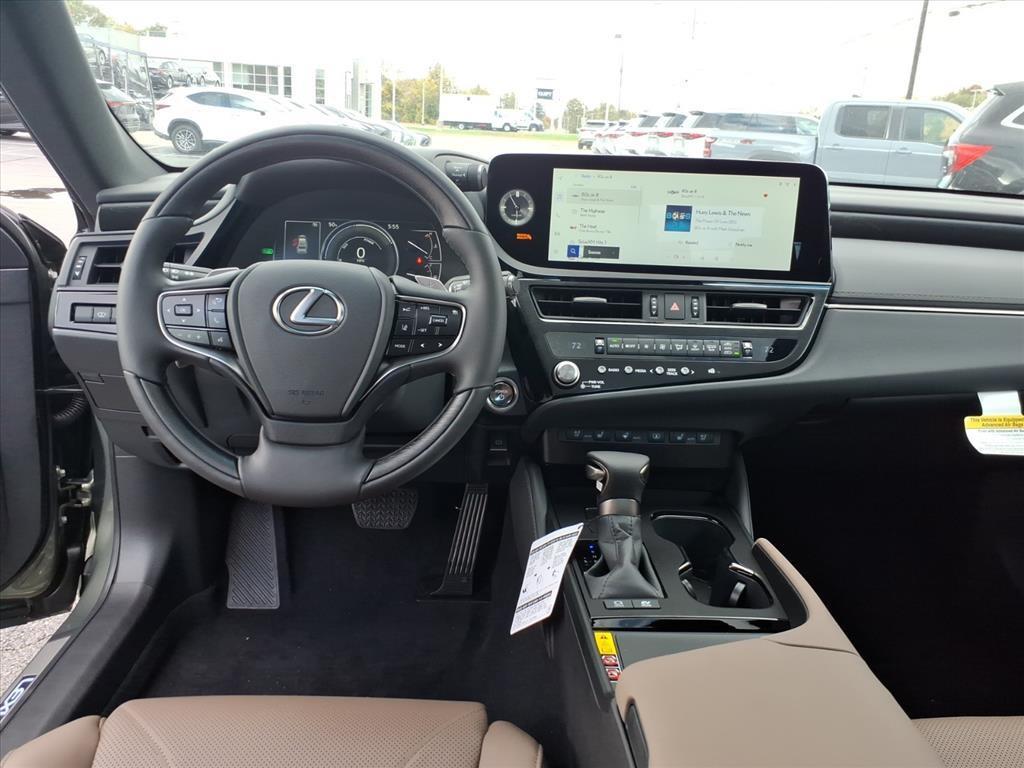 new 2025 Lexus ES 300h car, priced at $56,950