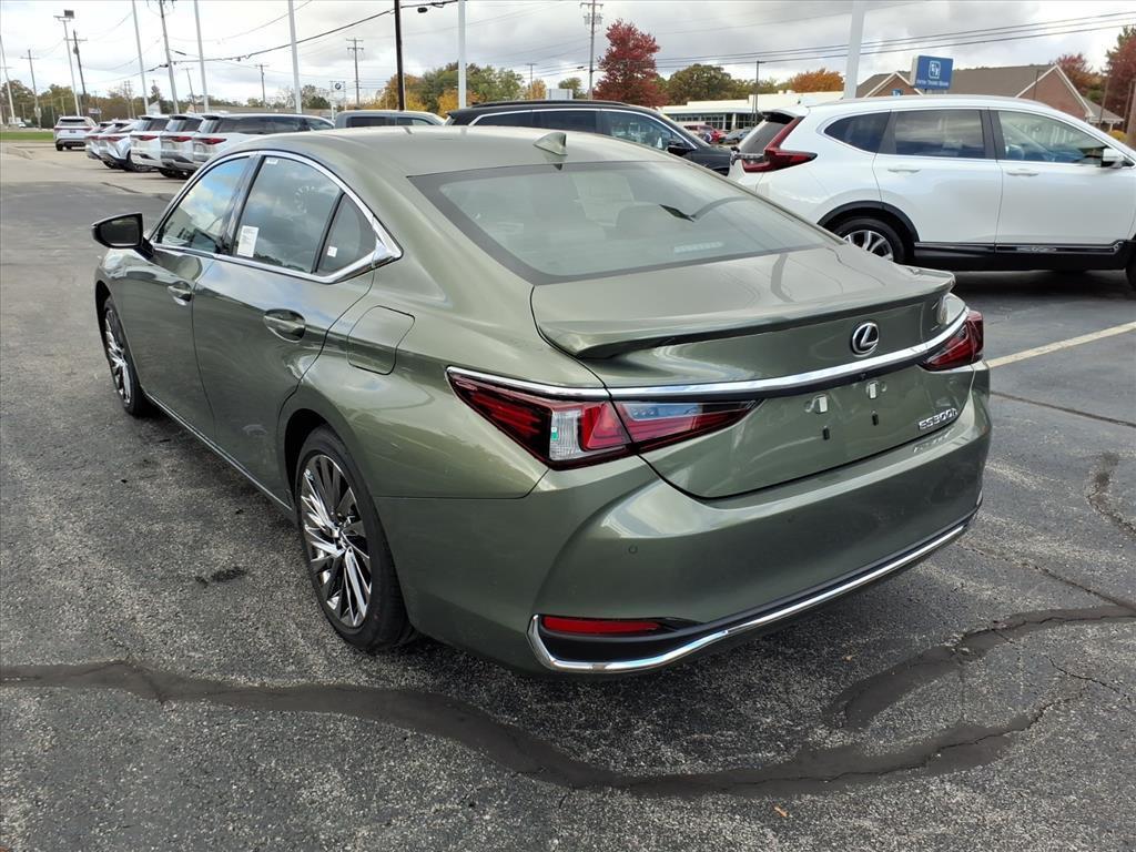 new 2025 Lexus ES 300h car, priced at $56,950