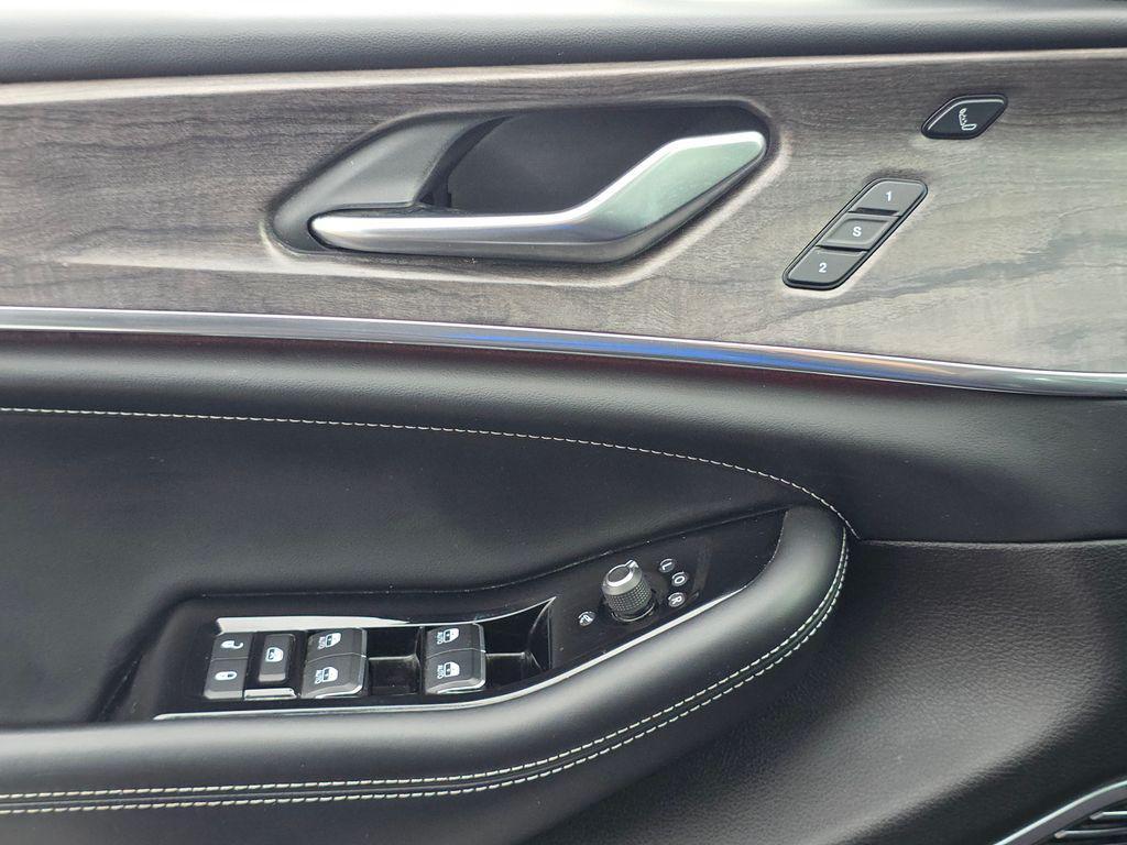 used 2022 Jeep Grand Cherokee car, priced at $30,000