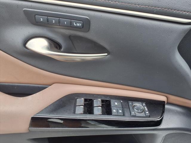 used 2022 Lexus ES 250 car, priced at $33,701