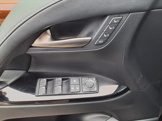 used 2021 Lexus LX 570 car, priced at $77,959